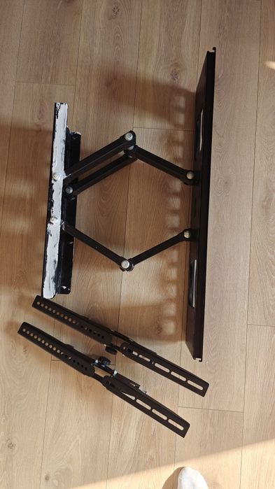 Wieszak TV, solidny i mocny