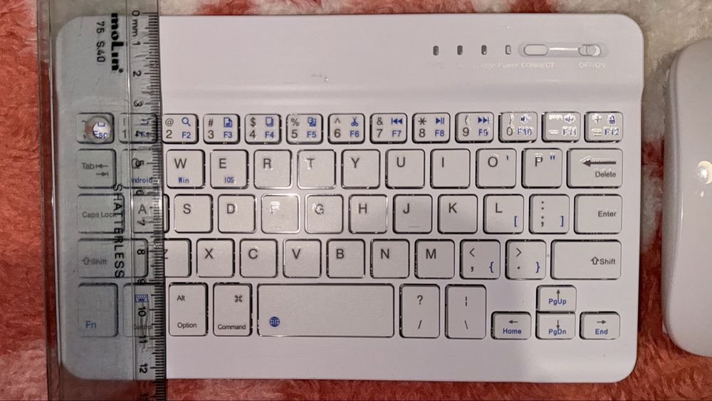 Conjunto de teclado e rato