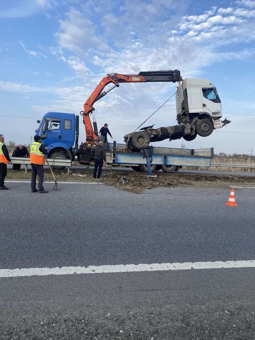 Евакуатор кран маніпулятор автовишка