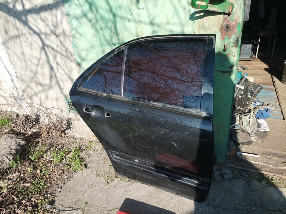 Мерседес 210 двери задние
