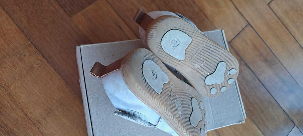 Sapatos Vertbaudet tamanho 21