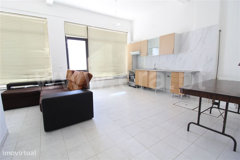 Loja 1 quarto, Venda — Quinta do Conde, Setúbal