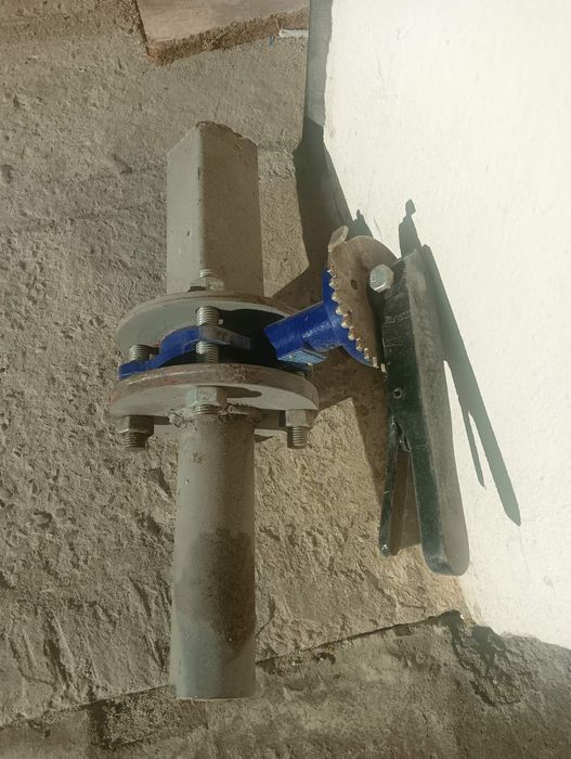 Продам кран,фланці.