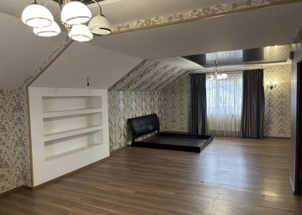 Будинок на Антоновича!