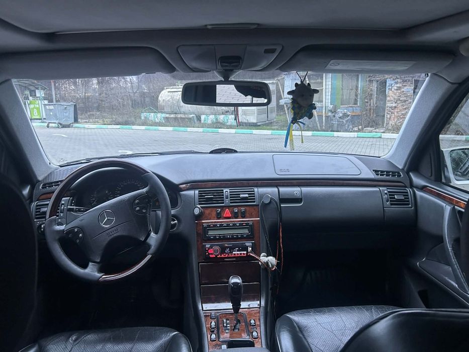 Продам Mercedes-Benz E270