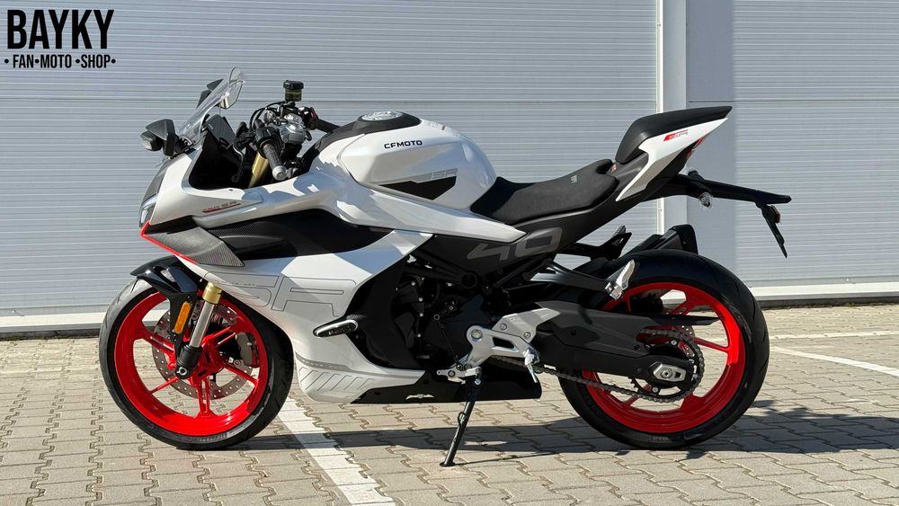 Мотоцикл CFMOTO 450SR