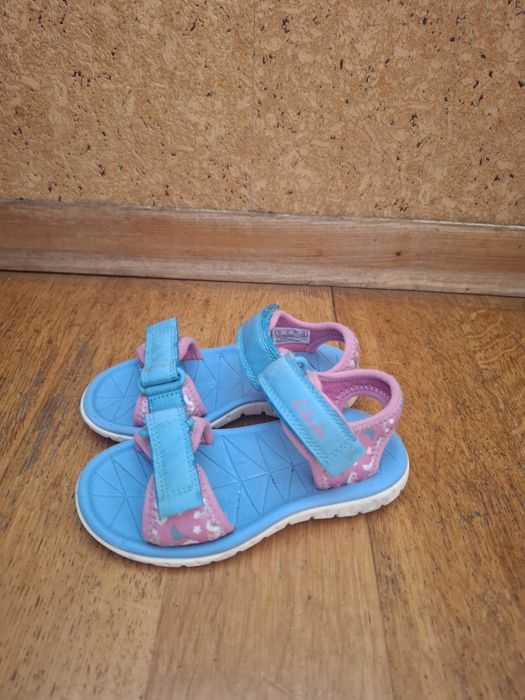 Босоножки Clarks на девочку разм.26 по стельке 16.5 см