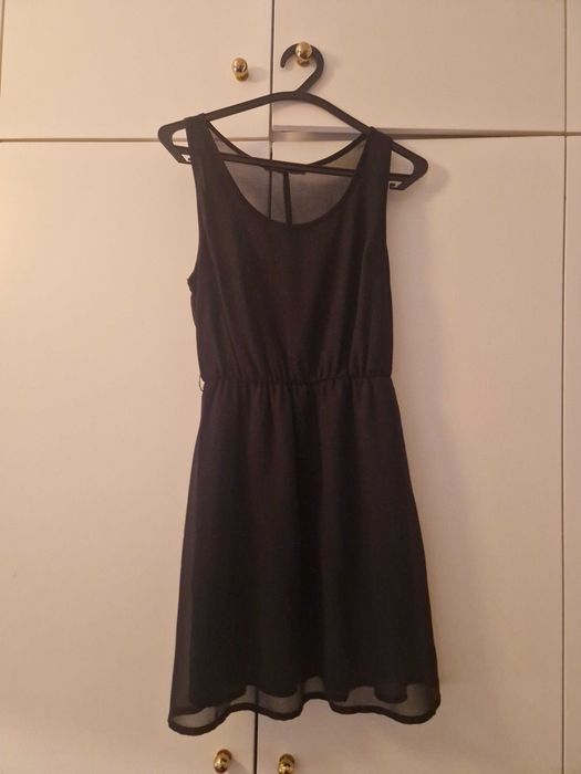 Vestido curto preto