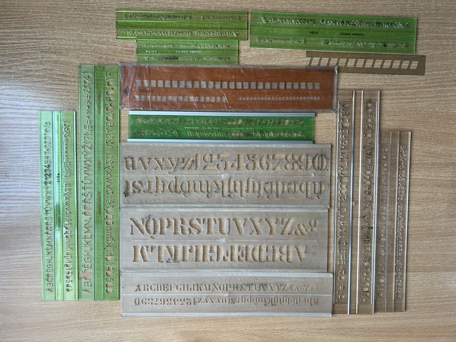 Szablony literowe 13 sztuk