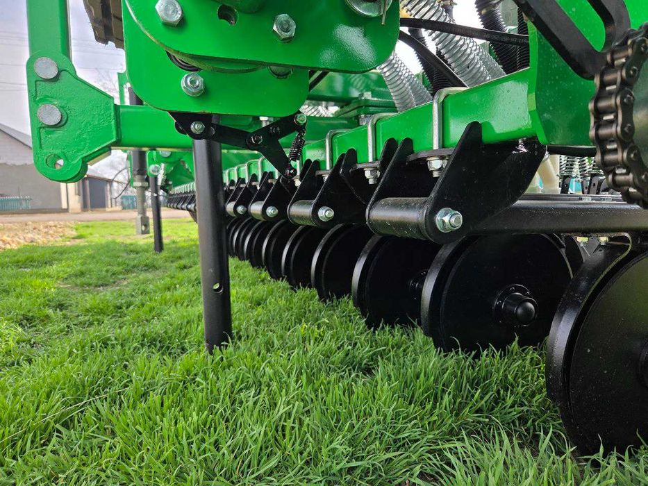 АКЦІЯ Зернова сівалка СЗМ 4 Ніка Велес Агро (Great Plains CPH-1500)