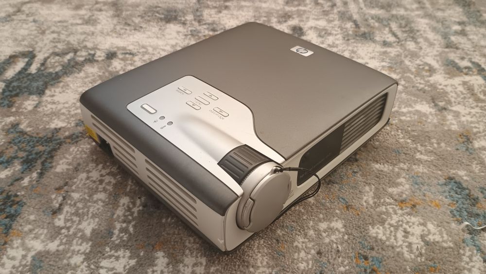 HP projektor model xb31b (Torba przenośna+dodatkowe HDMI+USB c)