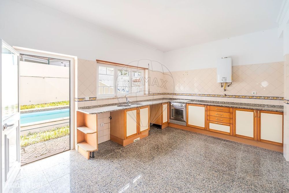 Moradia T4 para venda