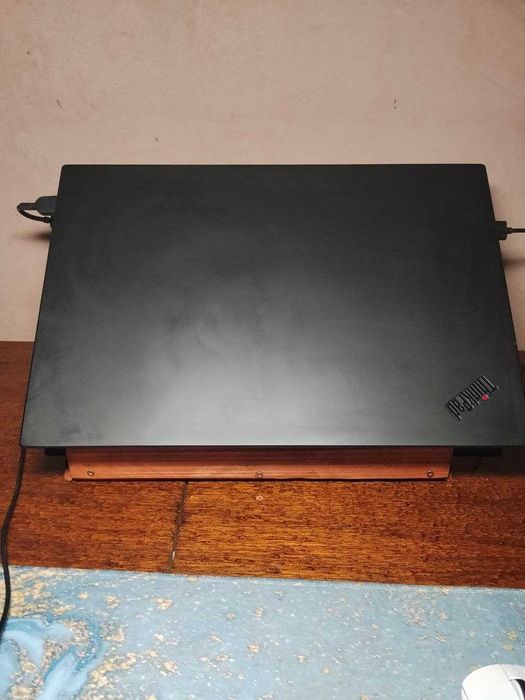 ноутбук lenovo think pad p1 gen2 хороща робоча станція для роботи і 3д