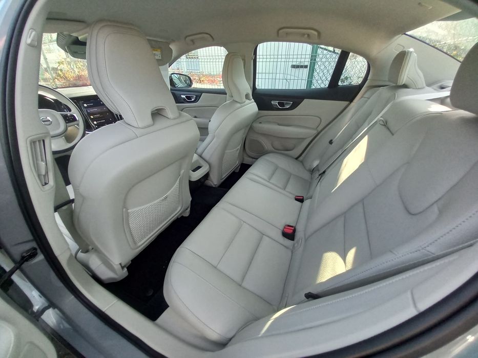 Volvo S60 B4 Mild Hybrid | Salon PL | 2024 | 38 tys. km | Gwarancja | Vapour Grey / Blond | ASO | 2 komplety opon