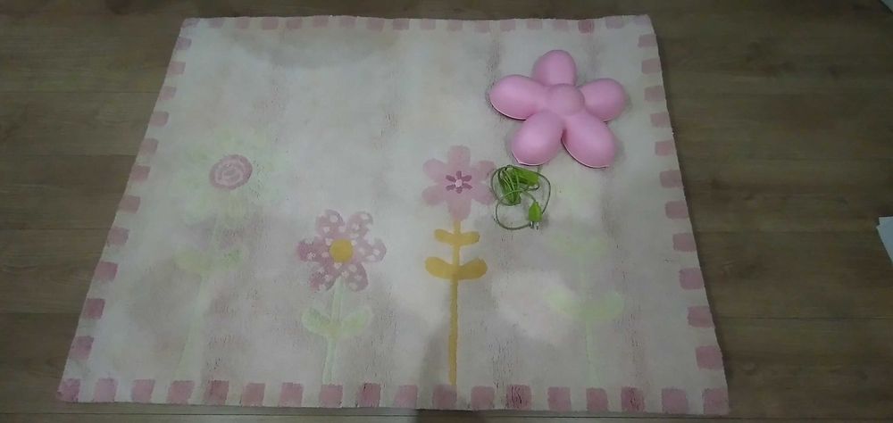 TAPETE QUARTO MENINA -Oferta candeeiro Flor
