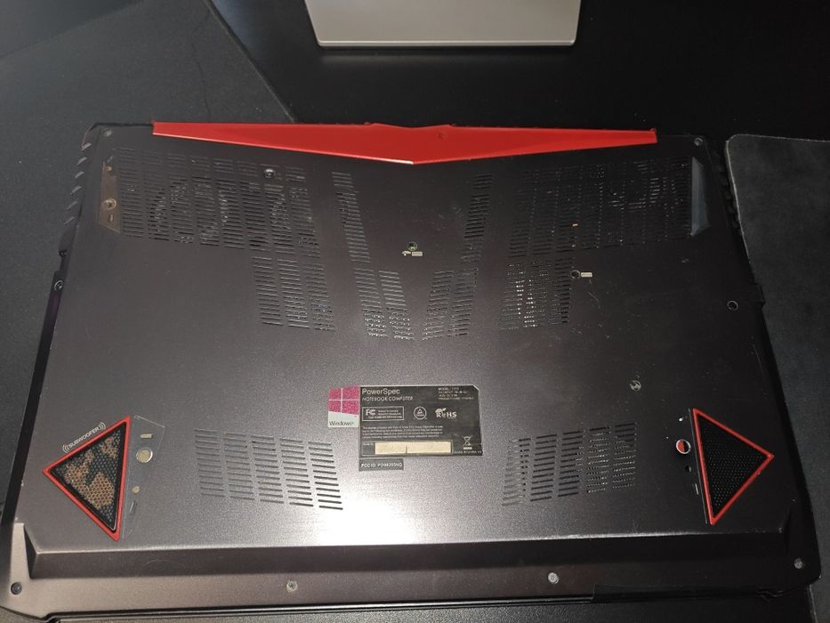 Игровой powerSpec i7 l 1070 - 8gb / 16 ОЗУ / 17.3