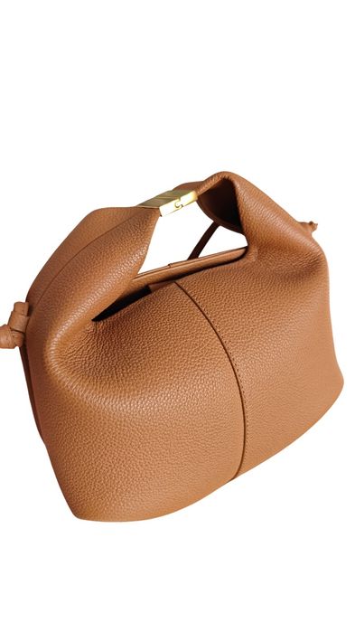 Poléne Béri Camel