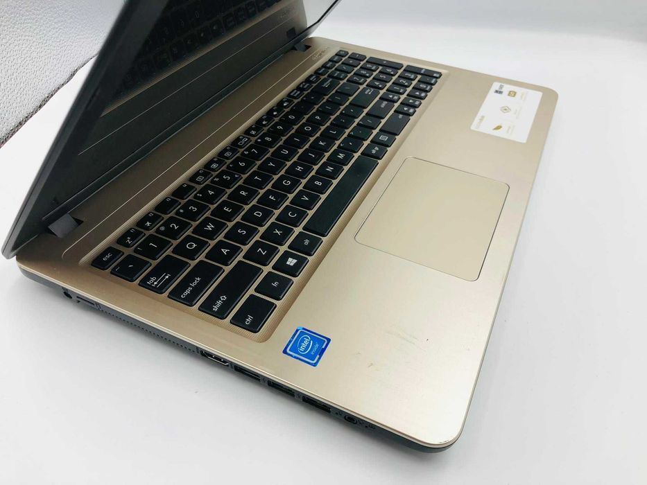 Asus R540N  n3350/128GB SSD / 4GB - Super stan!