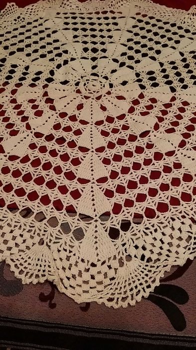 toalha centro de mesa em renda feita á mão 3