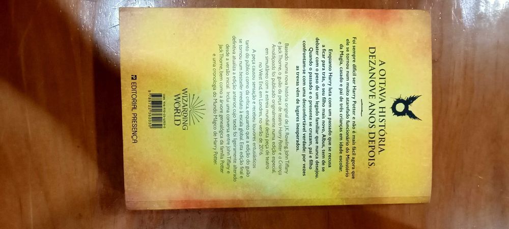 Livro Harry Potter e a criança amaldiçoada