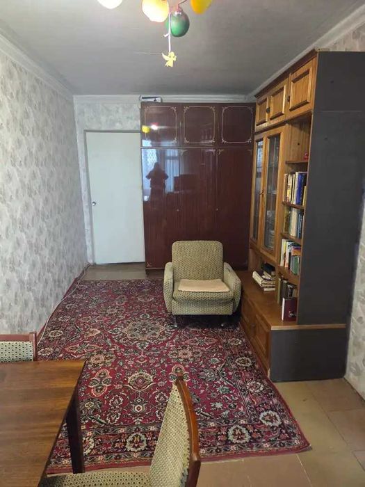 Продам 4к квартиру, косметичний ремонт, вул.Янтарна Лівий берег