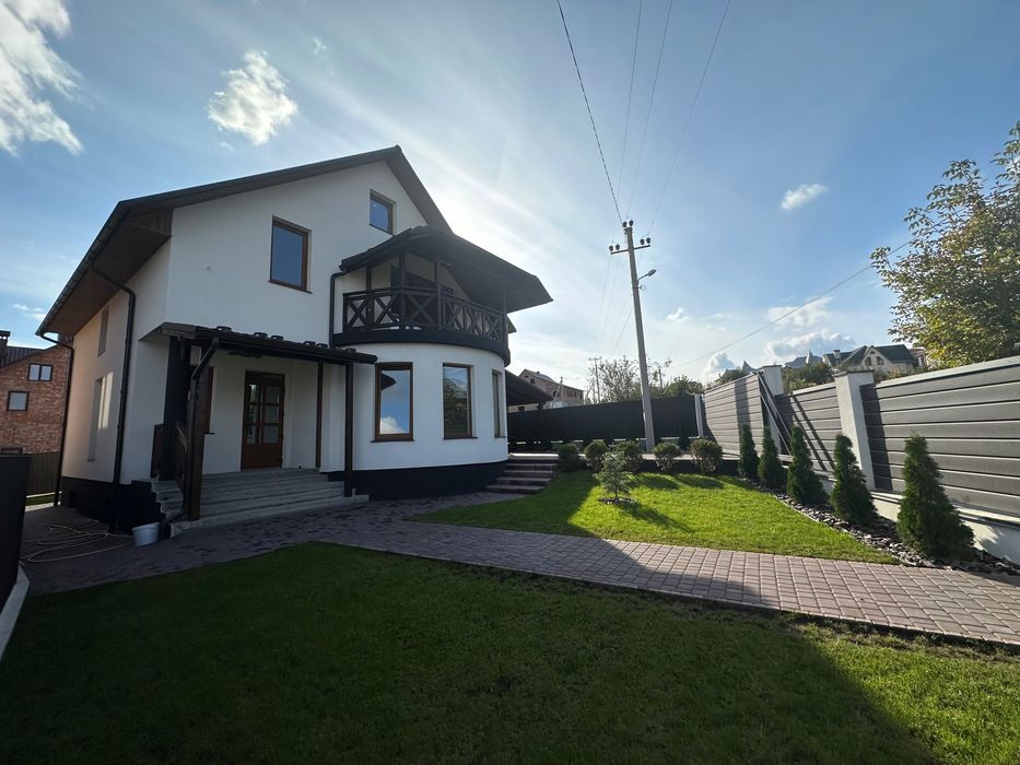 Продаж 2-поверхового будинку з ділянкою на 4 сотки (с.Коровія)