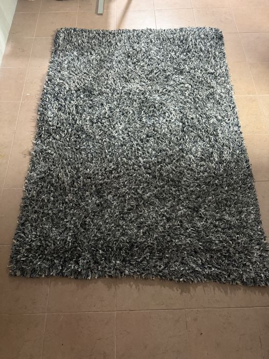 Tapete Preta e Cinzenta