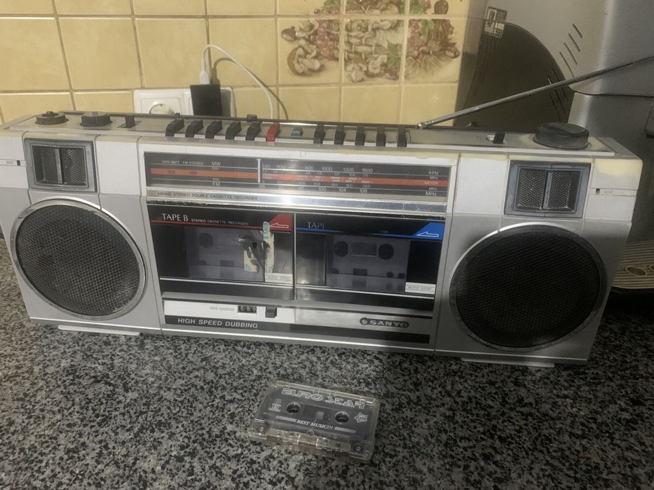 Sanyo магнитола магнитофон