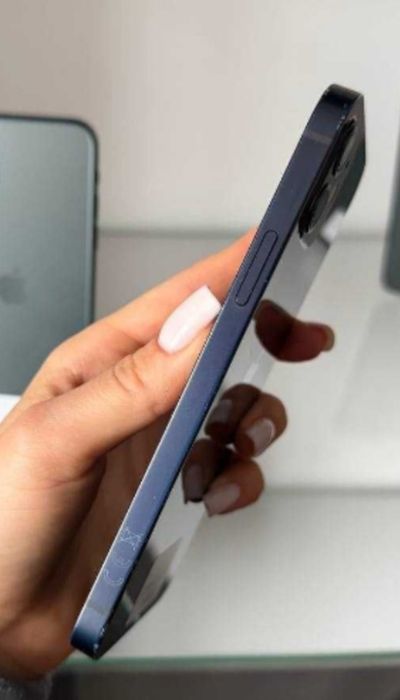 iPhone 12 / 64 /neverlock /обмен .