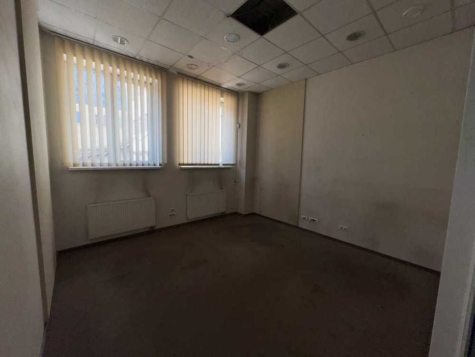 Оренда приміщення 233 м2, фасад, один рівень, 60 кВт, паркінг, пандус, просп. Чорновола, 59