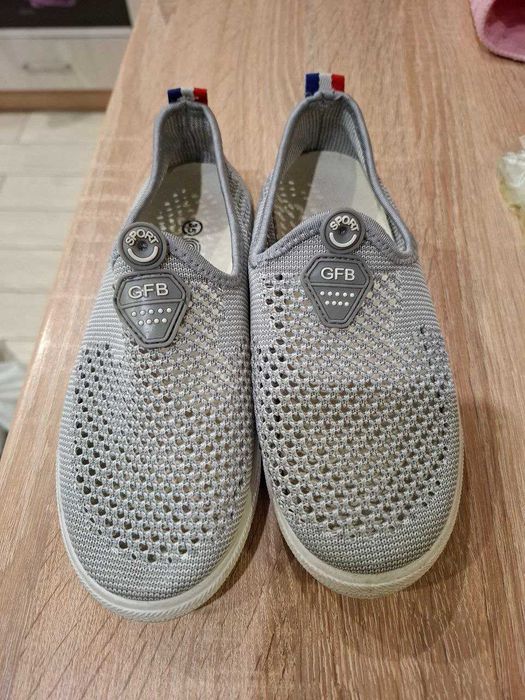 Продам дитячі макасини