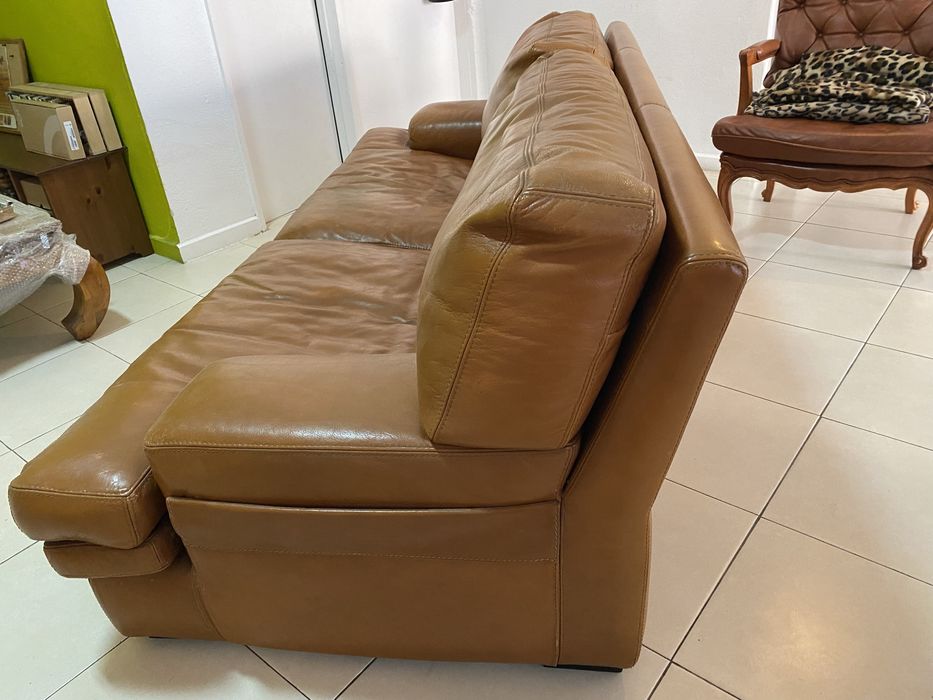 Lindo sofá em pele da Roche Bobois