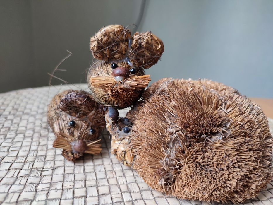 Jeż i myszy z trawy morskiej