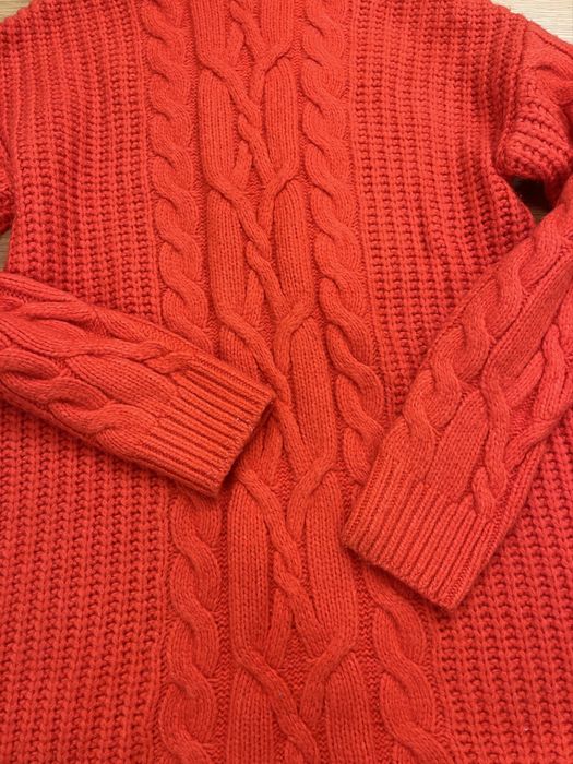 Светр з великим горлом