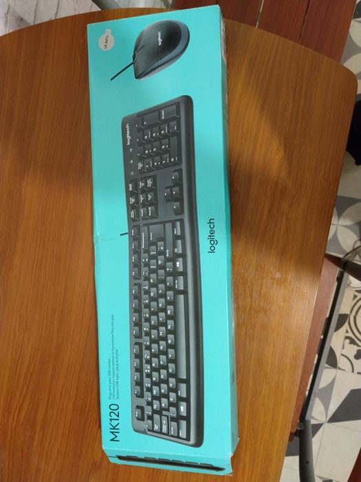 Klawiatura Logitech z myszką