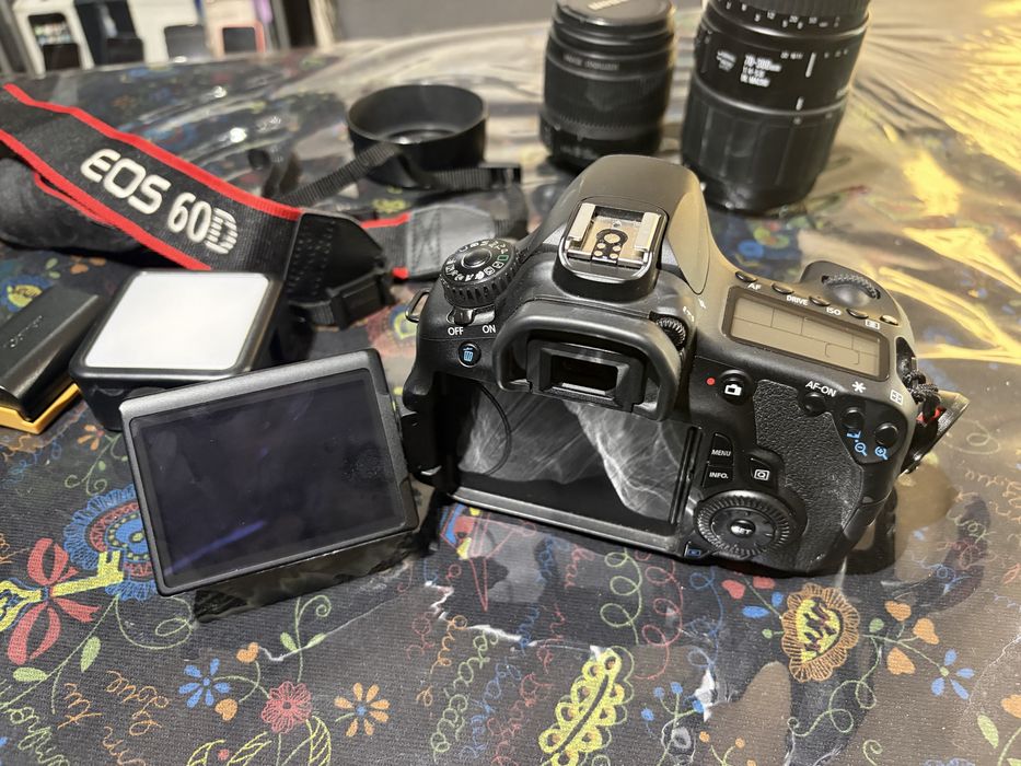 Canon 60D bem estimada