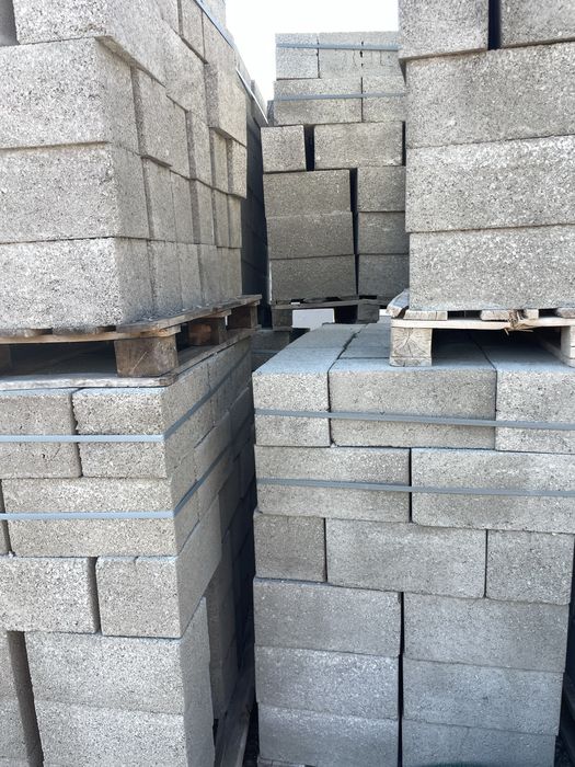 Стіновий блок шлакоблок