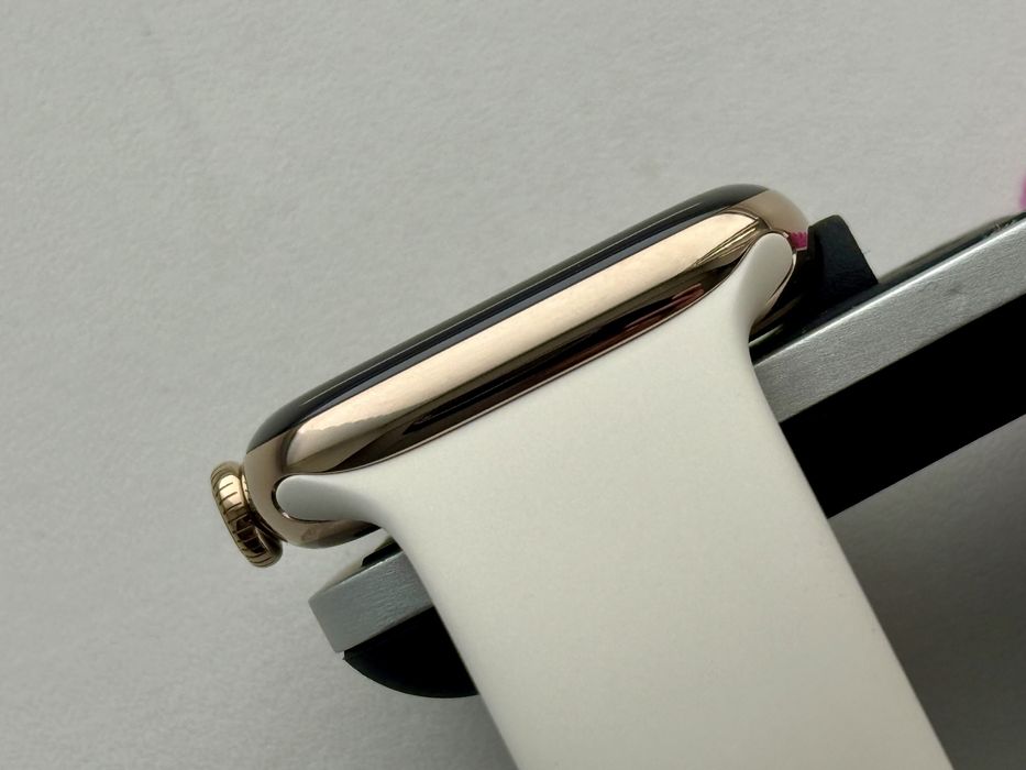 Apple Watch 10 46 Gold Titanium