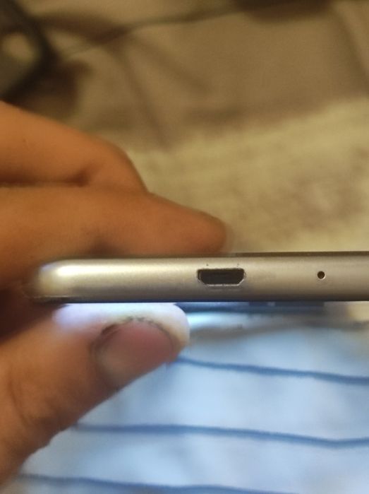 Продам телефон redmi 5a