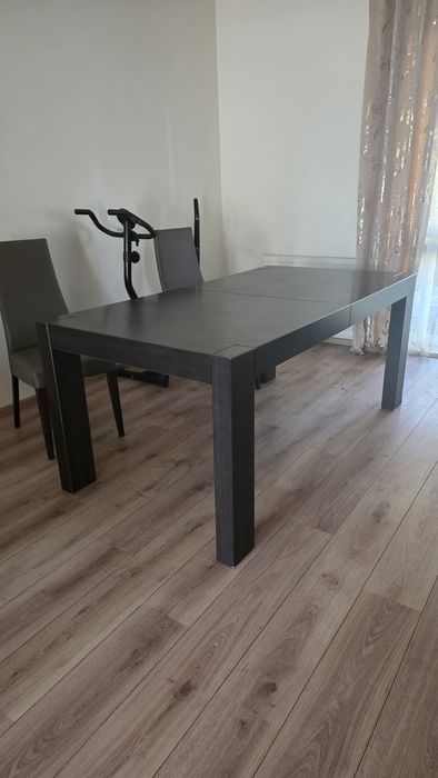 Stół i komplet 6 krzeseł bardzo dobry stan
