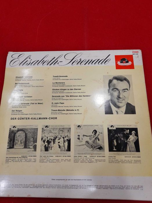2 discos em Vinil LP, " SURPRISE PARTIE DE TOUJOURS nº 2 " e "ELIZABETH SERANADE " muito antigos em bom estado.