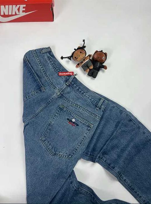 Джинсы supreme