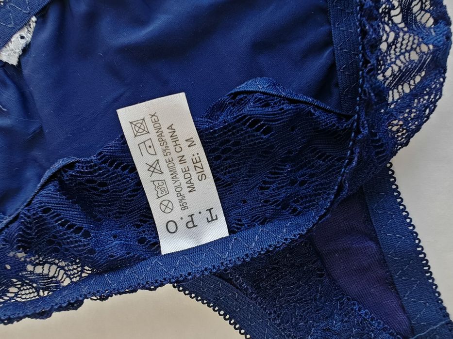 Stringi damskie M