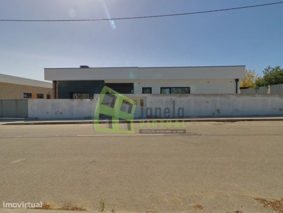 Moradia Isolada com Piscina, e Garagem na Quinta da Marquesa, Painé...