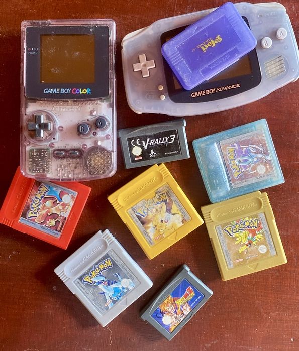 Game boy color (1999) 5 versões pokémon Game boy Advance ( ecrã queimado a funcionar )