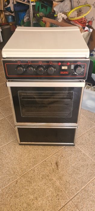 Fogão eléctrico novo