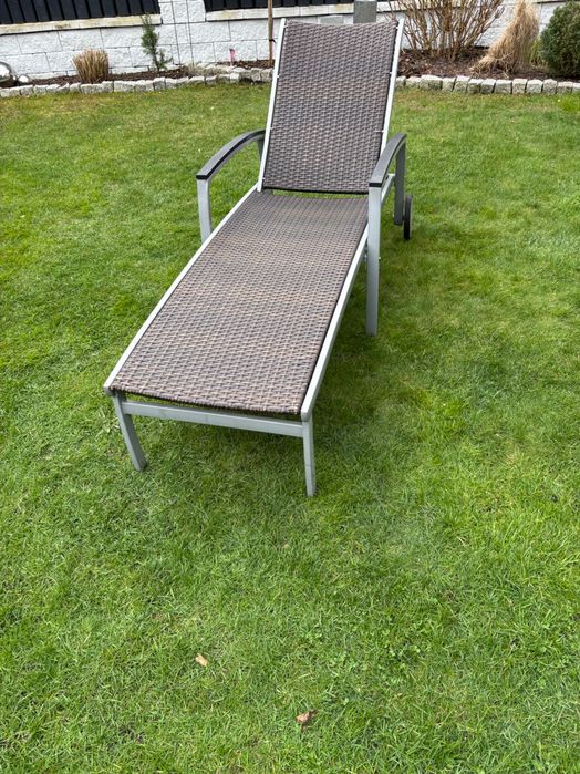 Leżak ogrodowy poliratan
