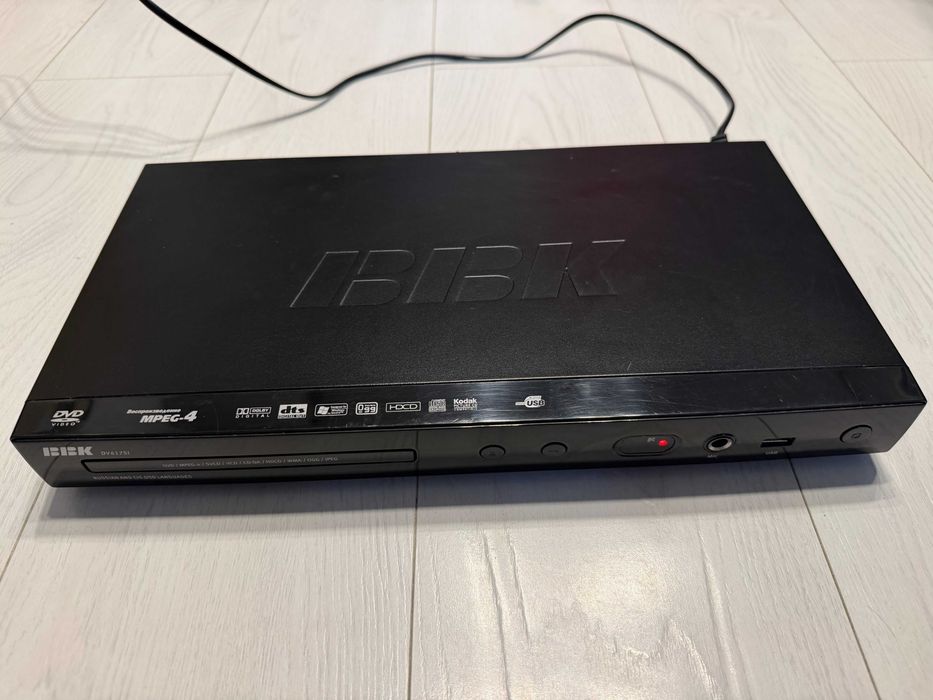 DVD-проигрыватель BBK DV417SI. USB
