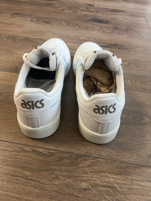 Продам кросівки Asics