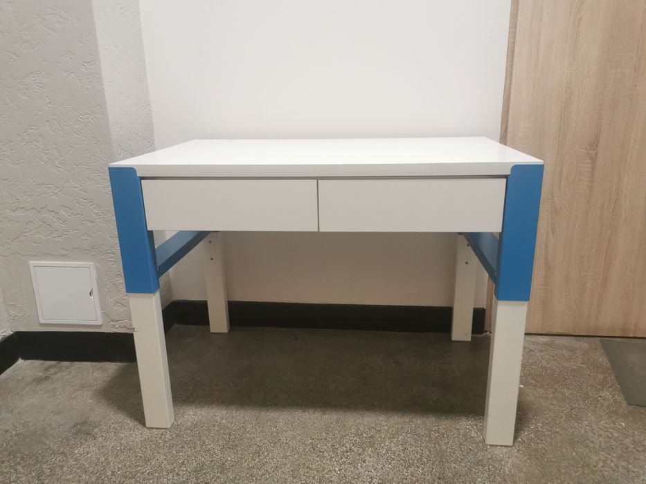 Biurko Ikea rosnące pahl z szufladami